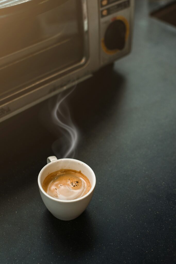 tasse de café expresso fumante